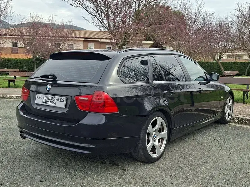 Usado BMW 320 184 CV (135 kW) 2012 Negro Familiar