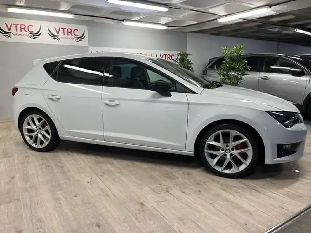 Usado Seat Leon FR 150 CV (110 kW) 2014 Blanco Berlina