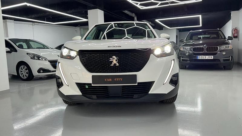 Usado Peugeot 2008 Active 110 CV (80 kW) 2021 Blanco SUV