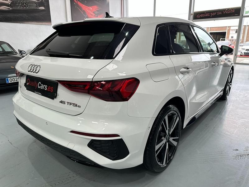 Usado Audi A3 Sportback e-tron Competition 246 CV (180 kW) 2022 Blanco Utilitario