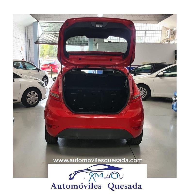 Usado Ford Fiesta Titanium 96 CV (70 kW) 2010 Rojo Utilitario