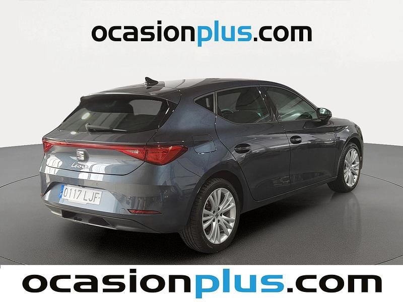 Usado Seat Leon Style 131 CV (96 kW) 2020 Gris Utilitario