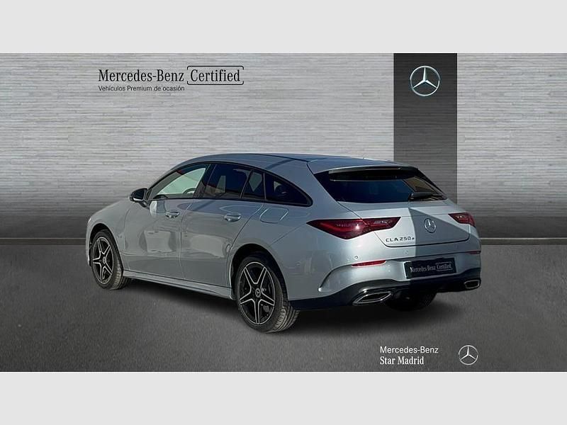 Usado Mercedes CLA250e Shooting Brake AMG line 218 CV (160 kW) 2025 Otro Familiar