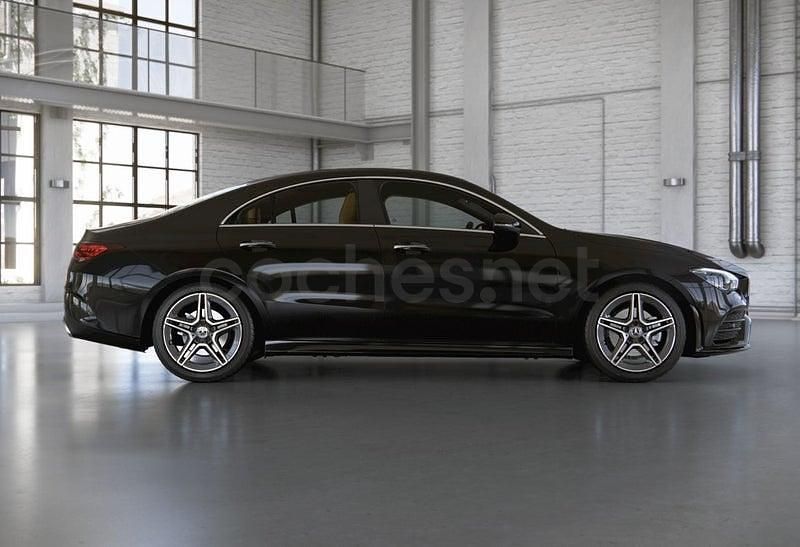 Usado Mercedes CLA200 AMG line 163 CV (119 kW) 2019 Kosmosblack  met. Berlina