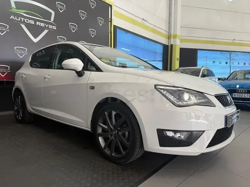 Usado Seat Ibiza FR 105 CV (77 kW) 2015 Blanco Berlina