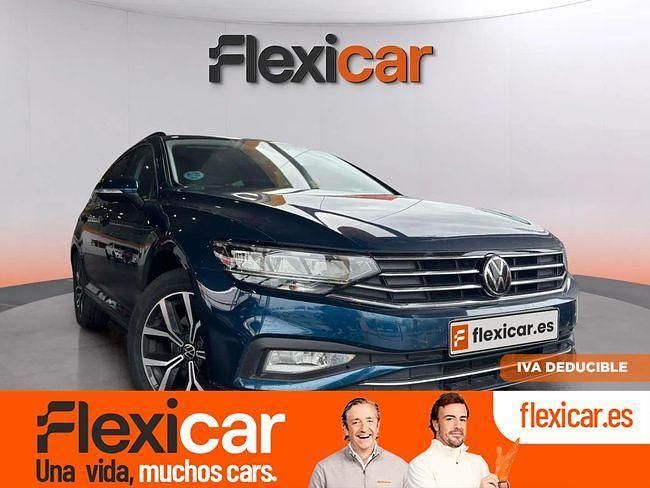 Usado VW Passat 122 CV (89 kW) 2023 Azul Familiar