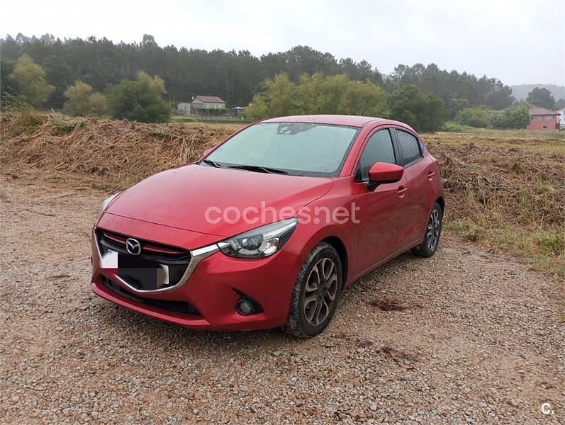 Rojo Usado 2016 Mazda 2 Luxury Berlina | 10.950 € (Buen precio) - Imagen 1/4