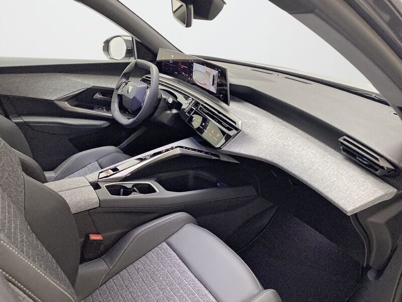 Nuevo Peugeot 3008 Allure 145 CV (106 kW) 2025 Gris SUV