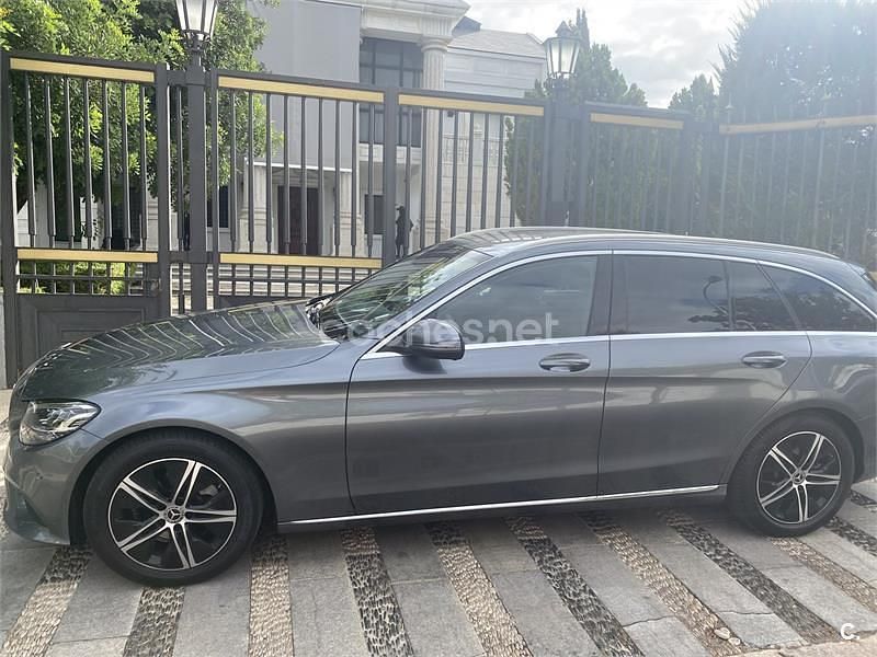 Usado Mercedes C200 160 CV (117 kW) 2021 Gris / plata Familiar