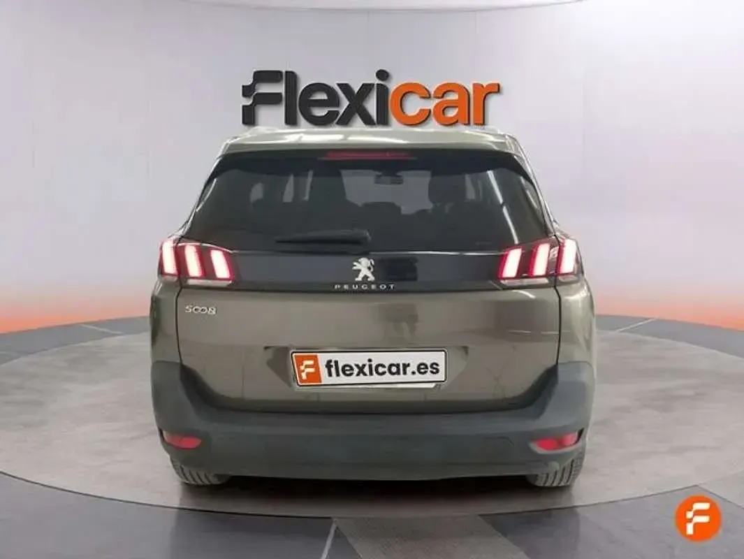Usado Peugeot 5008 Active 120 CV (88 kW) 2018 Marrón SUV