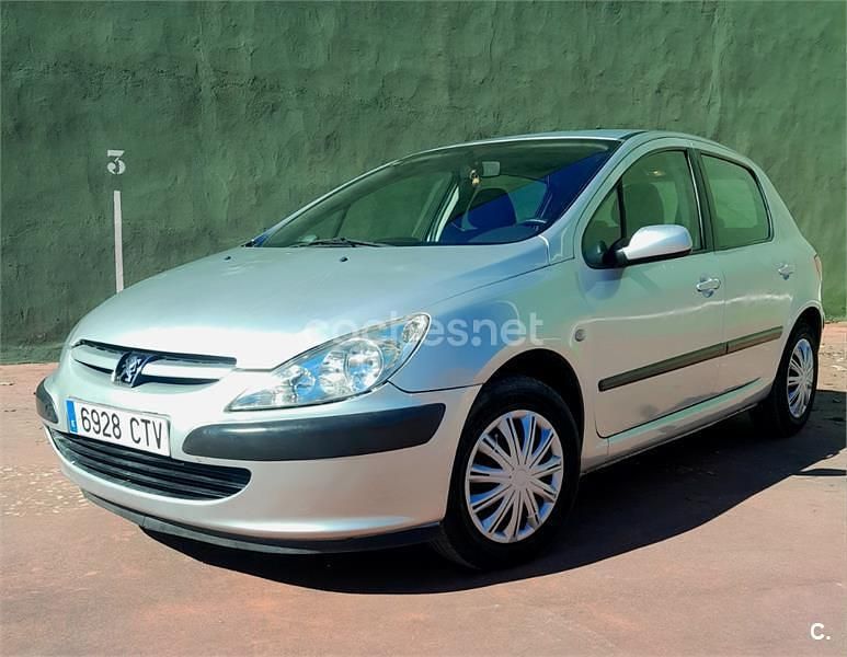 Usado Peugeot 307 90 CV (66 kW) 2004 Gris / plata Berlina