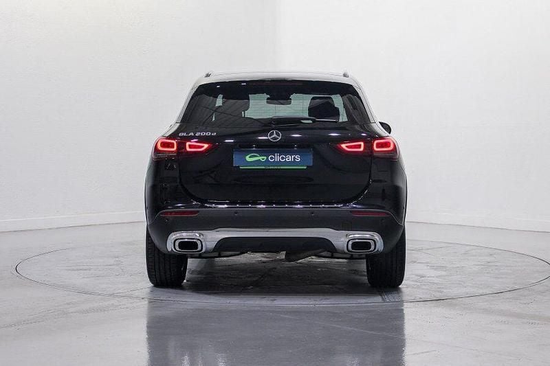 Usado Mercedes GLA200 150 CV (110 kW) 2022 Negro SUV