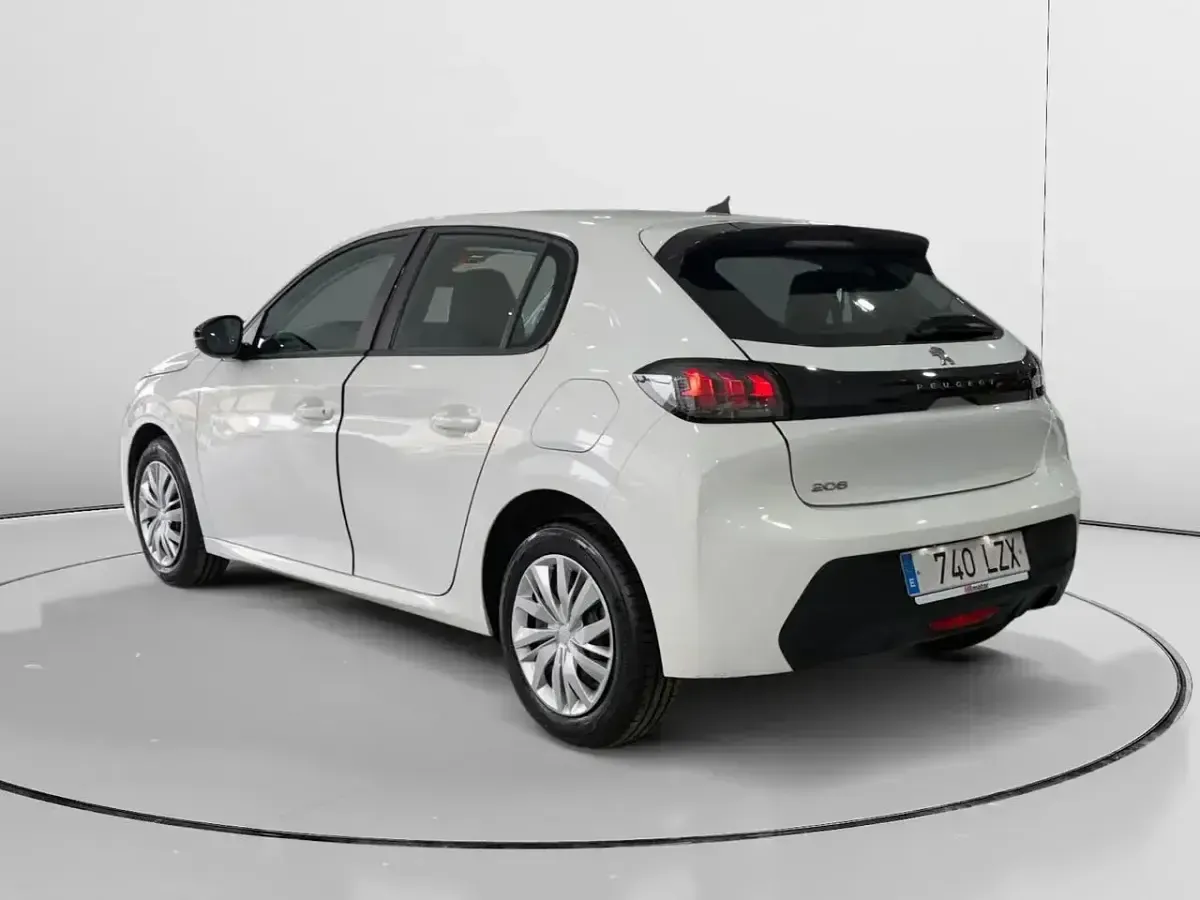 Usado Peugeot 208 Active 100 CV (73 kW) 2022 Blanco Utilitario