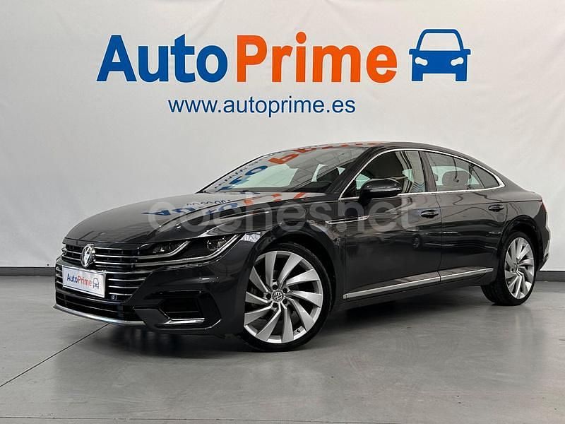 Gris / plata Usado 2018 VW Arteon R-line Berlina | 25.970 € (Un poco caro) - Imagen 1/4
