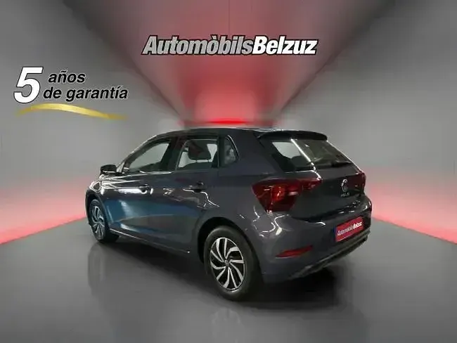 Usado VW Polo Life 95 CV (69 kW) 2023 Gris Utilitario