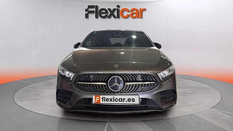 Usado Mercedes A180 116 CV (85 kW) 2019 Gris Utilitario