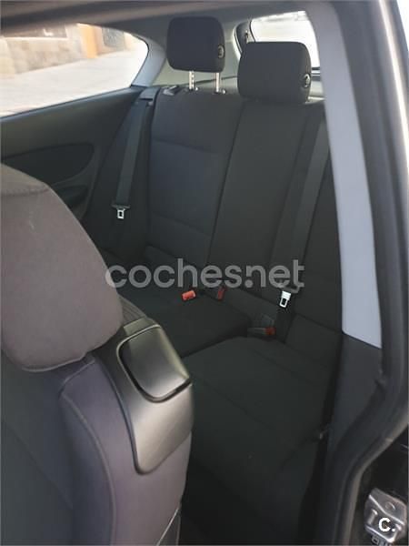 Używany BMW 118 143 KM (105 kW) 2012 Czarny Hatchback