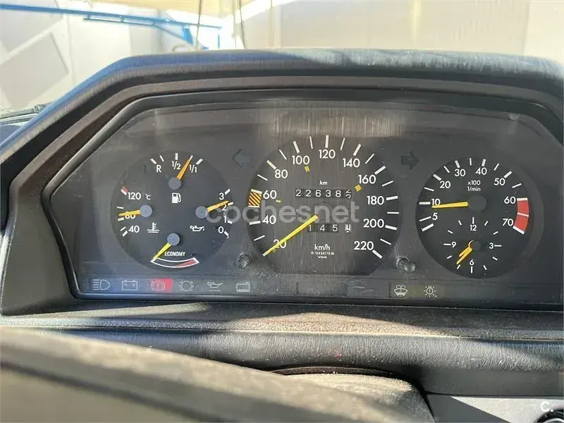 Usado Mercedes 200 132 CV (97 kW) 1988 Beige Berlina