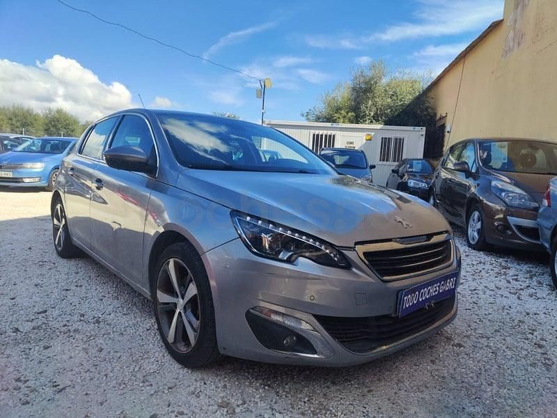Usado Peugeot 308 Access 115 CV (84 kW) 2014 Gris / plata Berlina