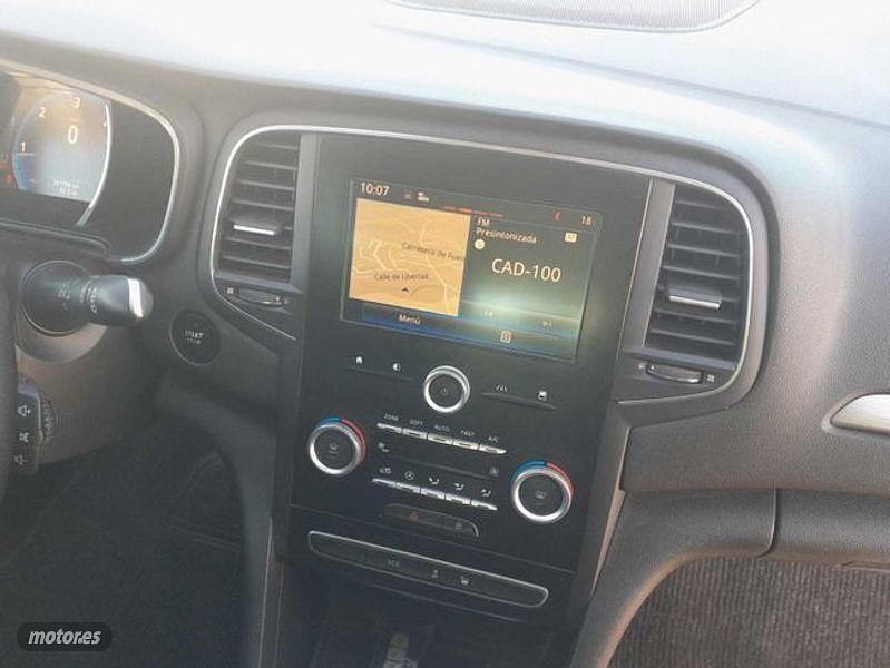 Usado Renault Mégane GrandTour Zen 131 CV (96 kW) 2017 Blanco Familiar