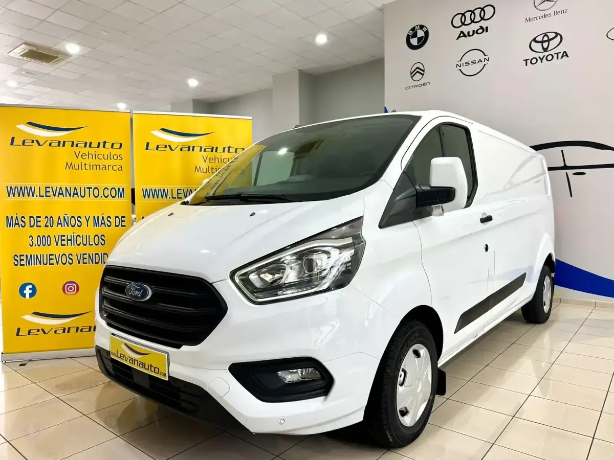Usado Ford Transit Custom Trend 131 CV (96 kW) 2022 Blanco Van