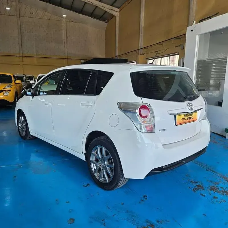 Usado Toyota Verso Business Edition 111 CV (81 kW) 2016 Blanco Monovolumen