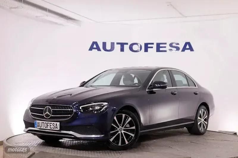 Usado Mercedes E300 306 CV (225 kW) 2021 Azul Berlina