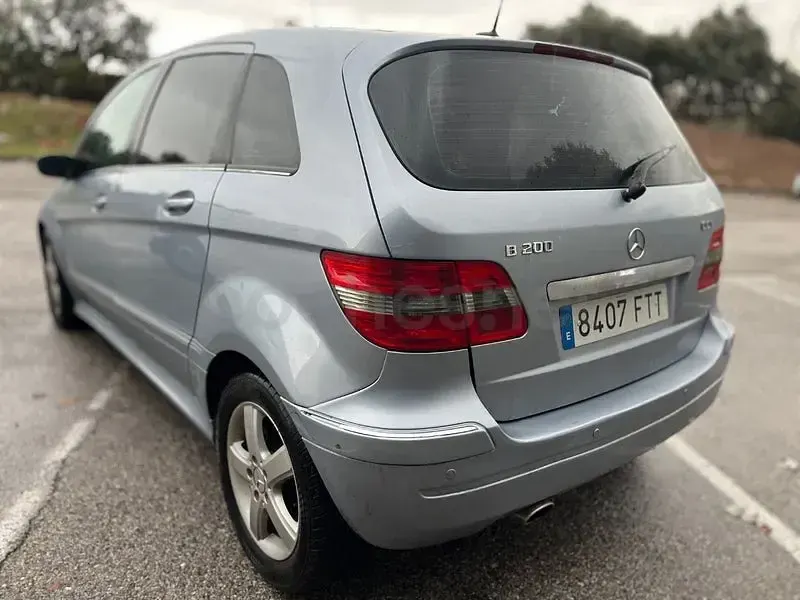 Usado Mercedes B200 140 CV (102 kW) 2006 Azul Monovolumen