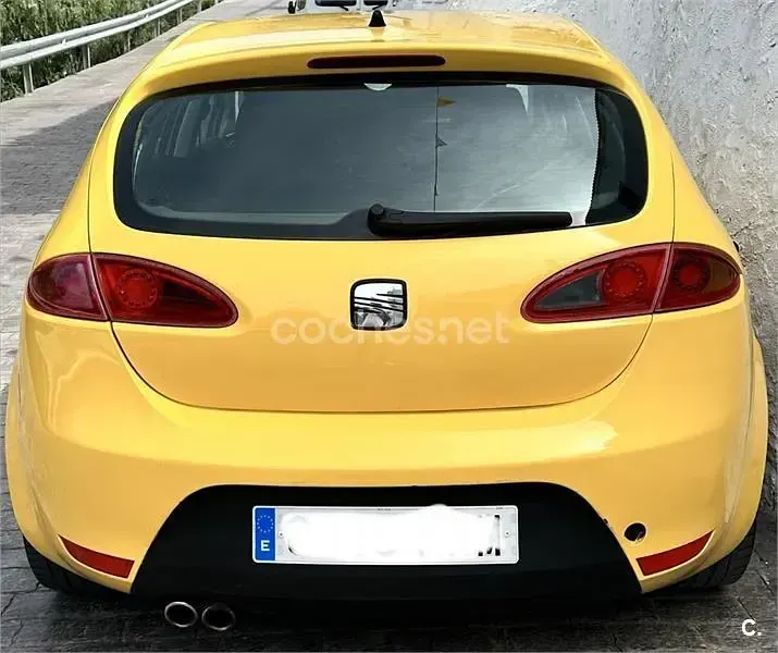Usado Seat Leon FR 170 CV (125 kW) 2007 Amarillo Utilitario