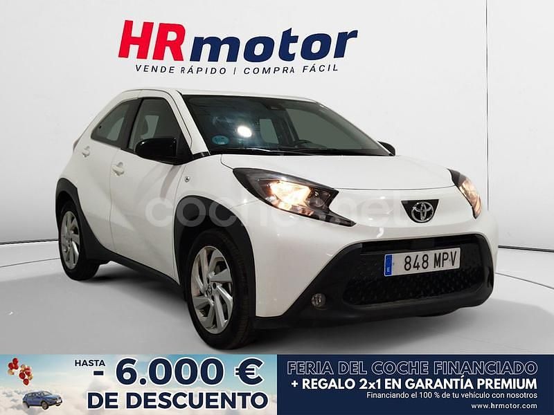 Blanco Usado 2024 Toyota Aygo X-play Utilitario | 14.880 € (Precio justo) - Imagen 1/4