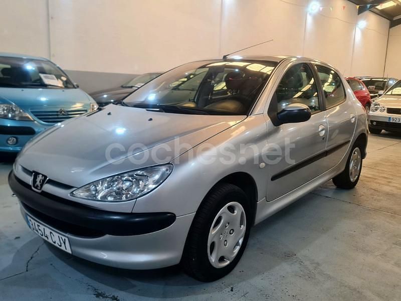 Gris / plata Usado 2003 Peugeot 206 Berlina | 1999 € (Buen precio) - Imagen 1/4