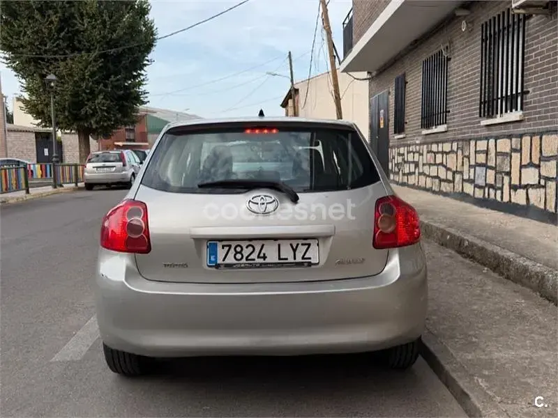 Usado Toyota Auris Sol 124 CV (91 kW) 2008 Blanco Utilitario