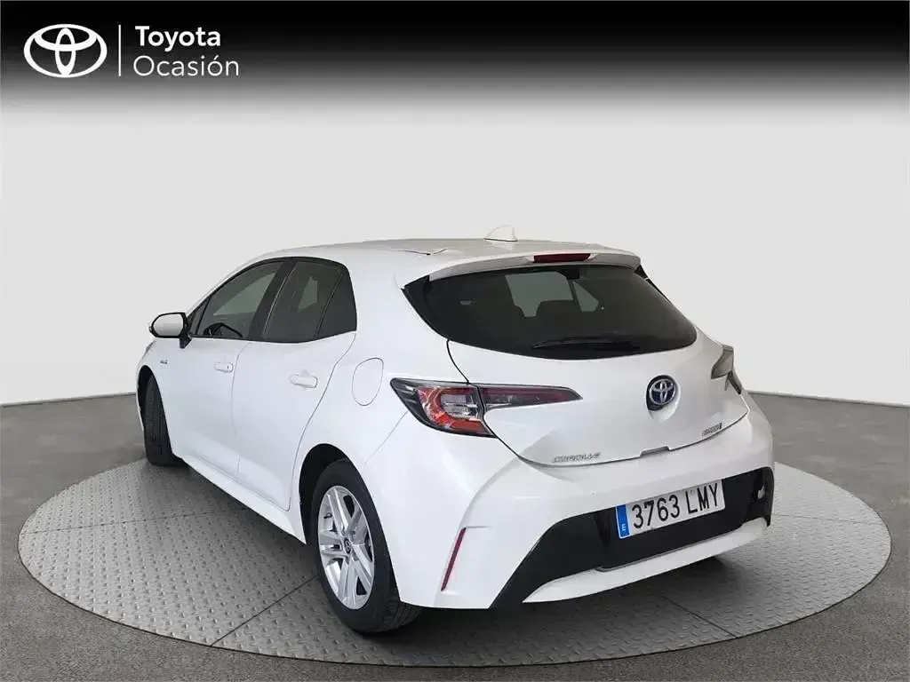 Usado Toyota Corolla Active 122 CV (89 kW) 2021 Blanco Monovolumen