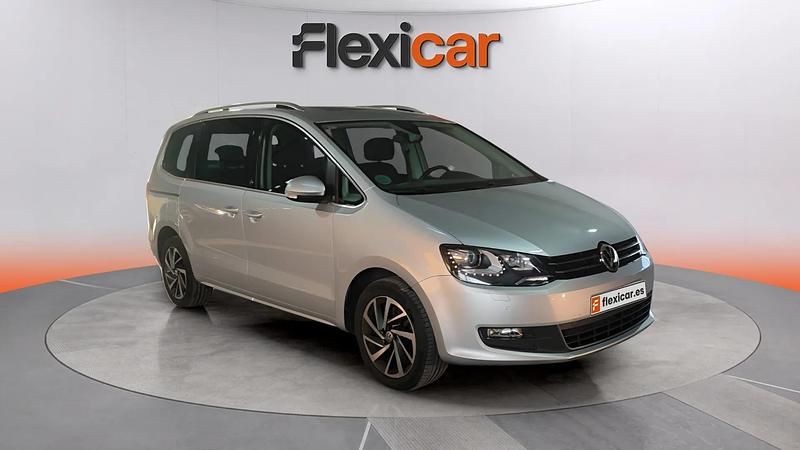 Usado VW Sharan Advance 150 CV (110 kW) 2018 Gris Monovolumen