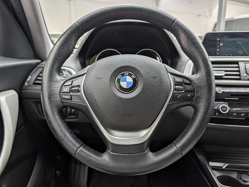 Usado BMW 118 150 CV (110 kW) 2019 Gris Utilitario