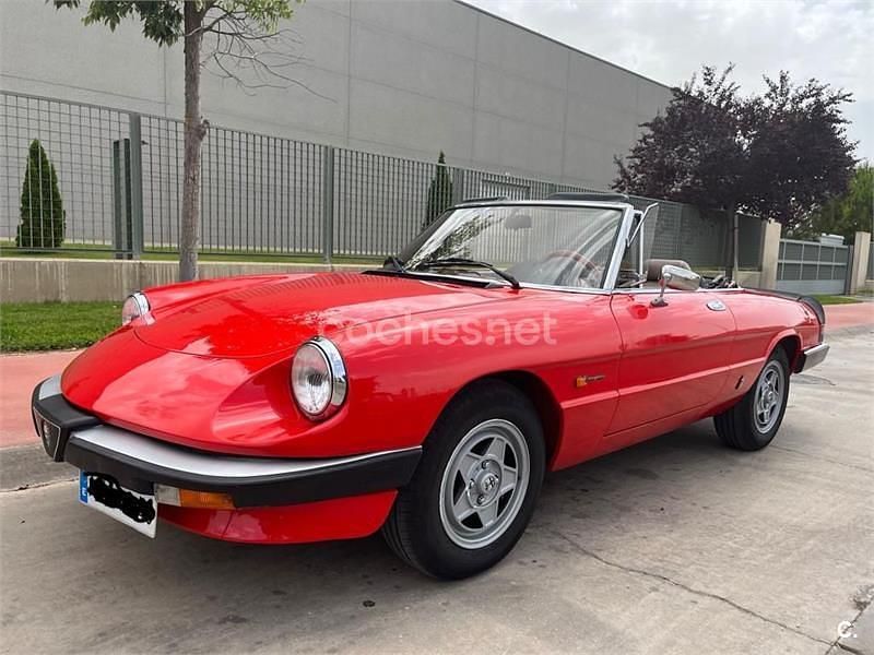 Usado Alfa Romeo Spider 128 CV (94 kW) 1984 Rojo Descapotable