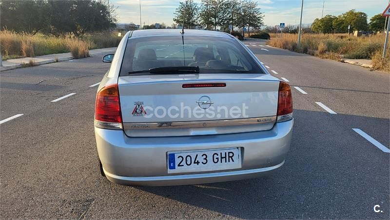Usado Opel Vectra Elegance 120 CV (88 kW) 2008 Gris / plata Berlina