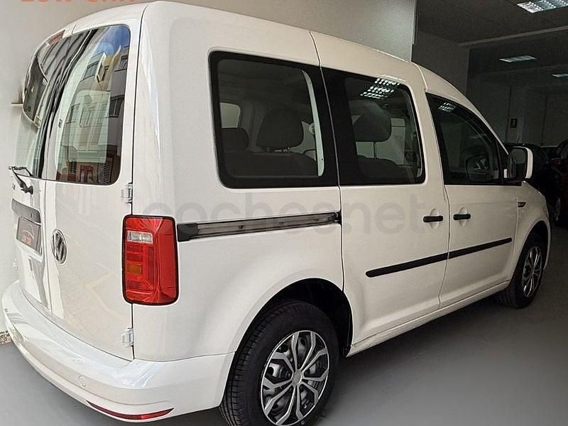 Usado VW Caddy Trendline 122 CV (89 kW) 2020 Blanco Monovolumen