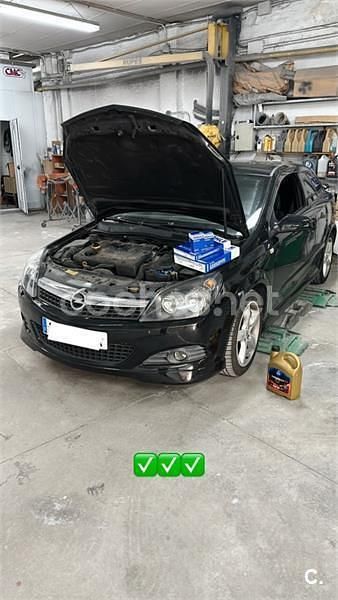 Negro Usado 2009 Opel Astra GTC Sport Berlina | 3800 € (Precio justo) - Imagen 1/2