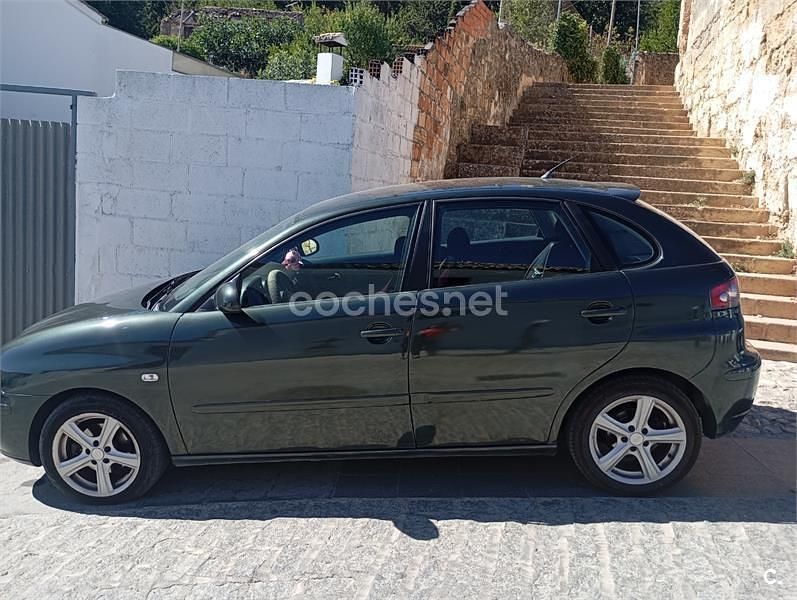 Verde Usado 2003 Seat Ibiza Stella Berlina | 2800 € (Precio justo) - Imagen 1/4