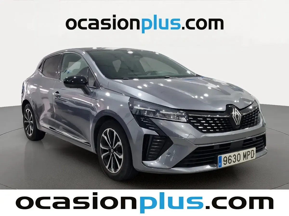 Usado Renault Clio Techno 90 CV (66 kW) 2024 Gris Utilitario