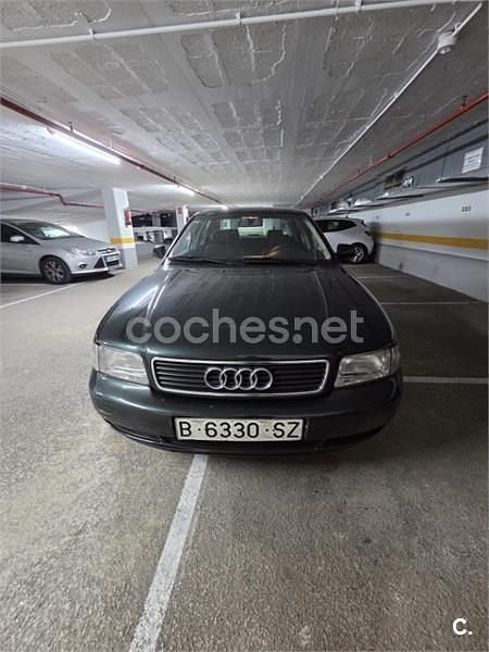 Usado Audi A4 150 CV (110 kW) 1997 Verde Berlina