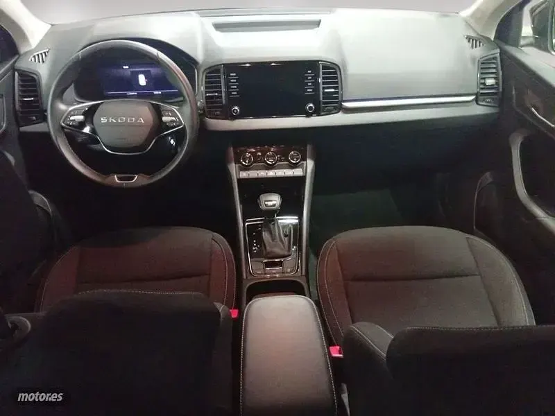 Usado Skoda Karoq Selection 150 CV (110 kW) 2025 Negro SUV