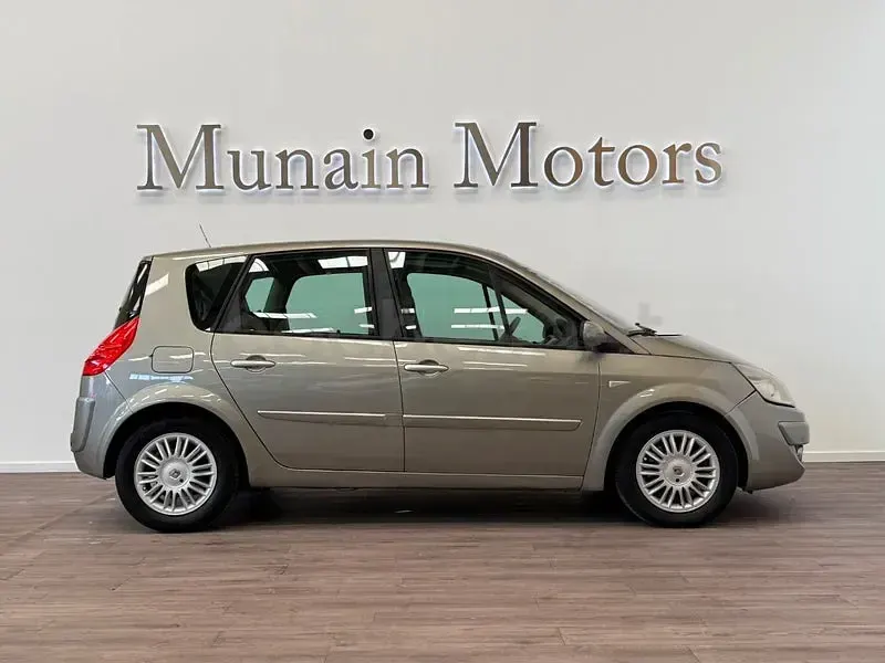 Usado Renault Scénic Dynamique 130 CV (95 kW) 2007 Gris / plata Monovolumen