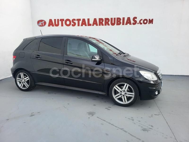 Usado Mercedes B180 109 CV (80 kW) 2013 Negro Utilitario