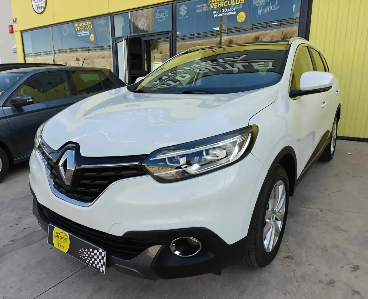Usado Renault Kadjar Zen 131 CV (96 kW) 2016 Blanco SUV