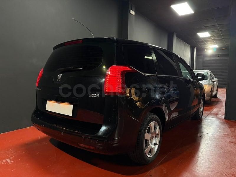 Usado Peugeot 5008 Premium 110 CV (80 kW) 2010 Negro Monovolumen
