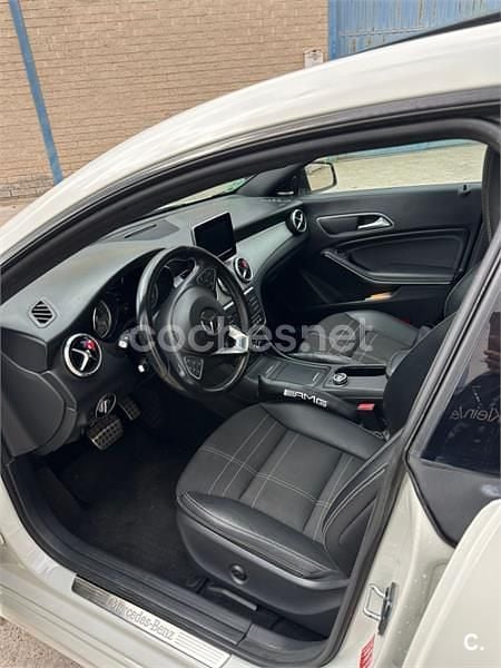 Usado Mercedes CLA220 Shooting Brake AMG line 177 CV (130 kW) 2015 Blanco Familiar
