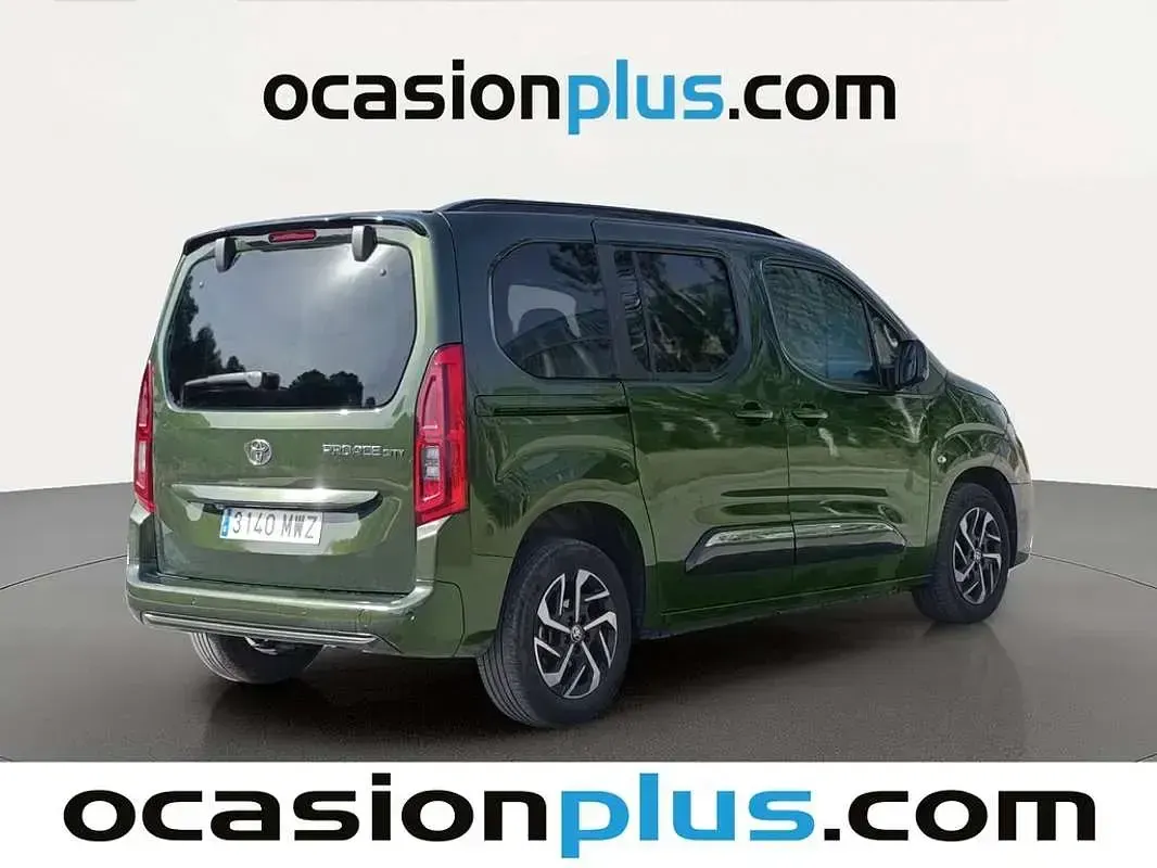 Usado Toyota Proace Active 131 CV (96 kW) 2024 Verde Monovolumen