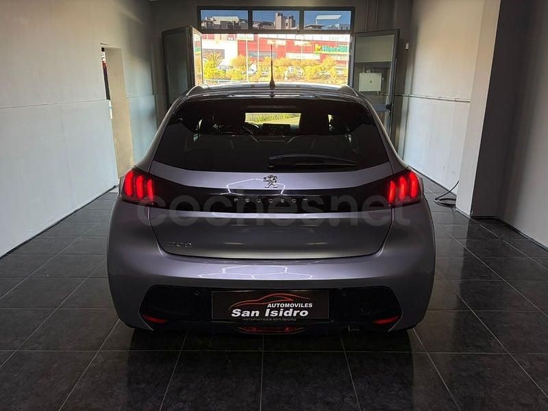 Usado Peugeot 208 Active 100 CV (73 kW) 2023 Gris / plata Utilitario